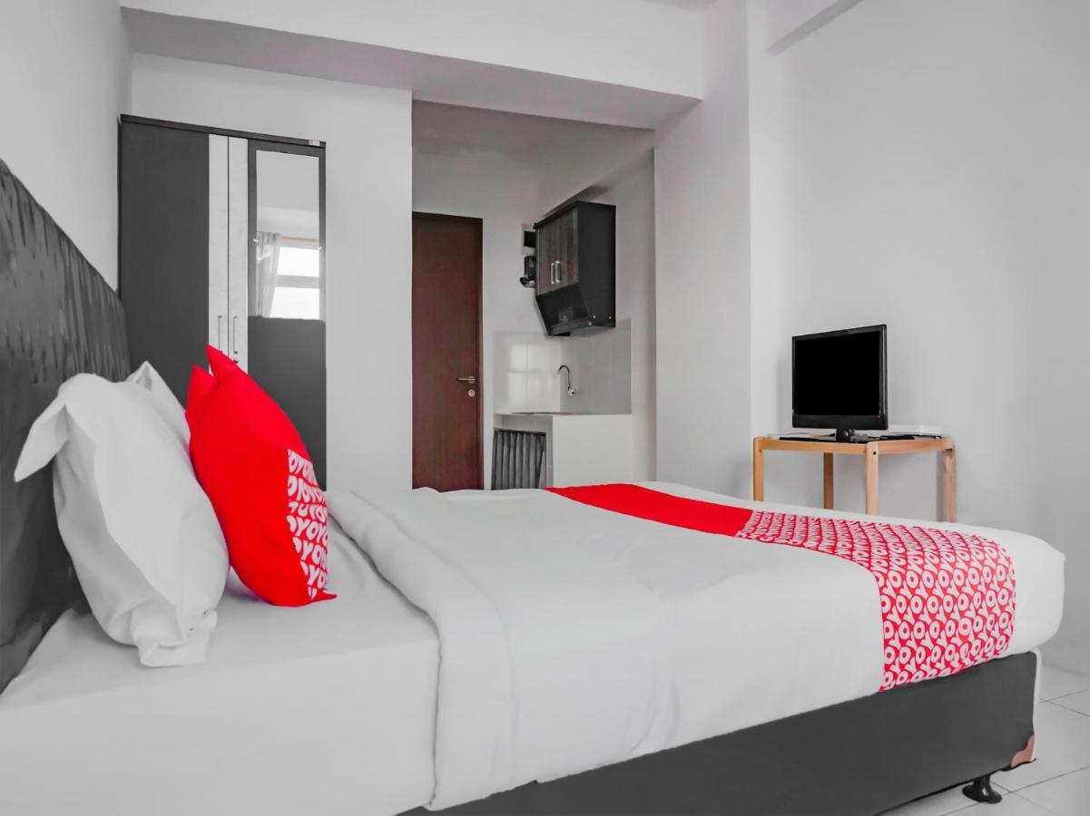 Oyo 90241 Sirooms Apartmen Gunung Putri Bogor Exterior photo